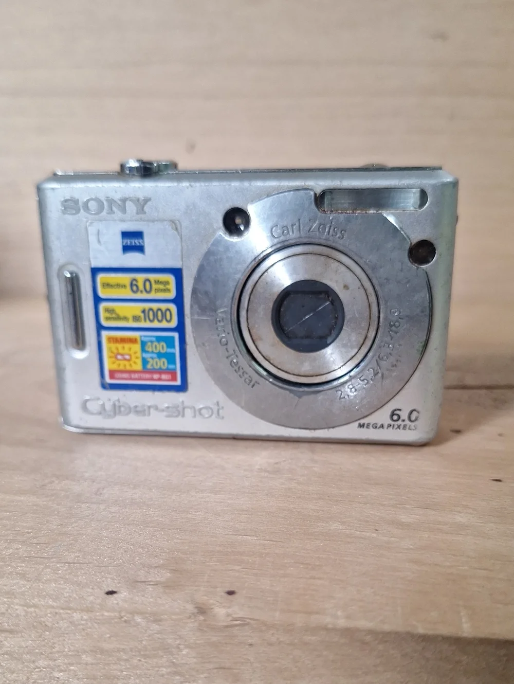 Sony Cyber-shot DSC-W30 digital camera 6.0-megapixel Sensor Selling For Parts